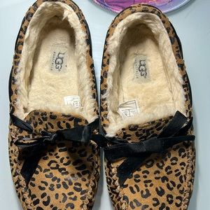 Women Ugg Suede Moccasin